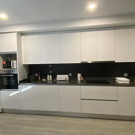 Apartamento Amplo E Moderno - Perto Do Estadio Futebol * Tondela